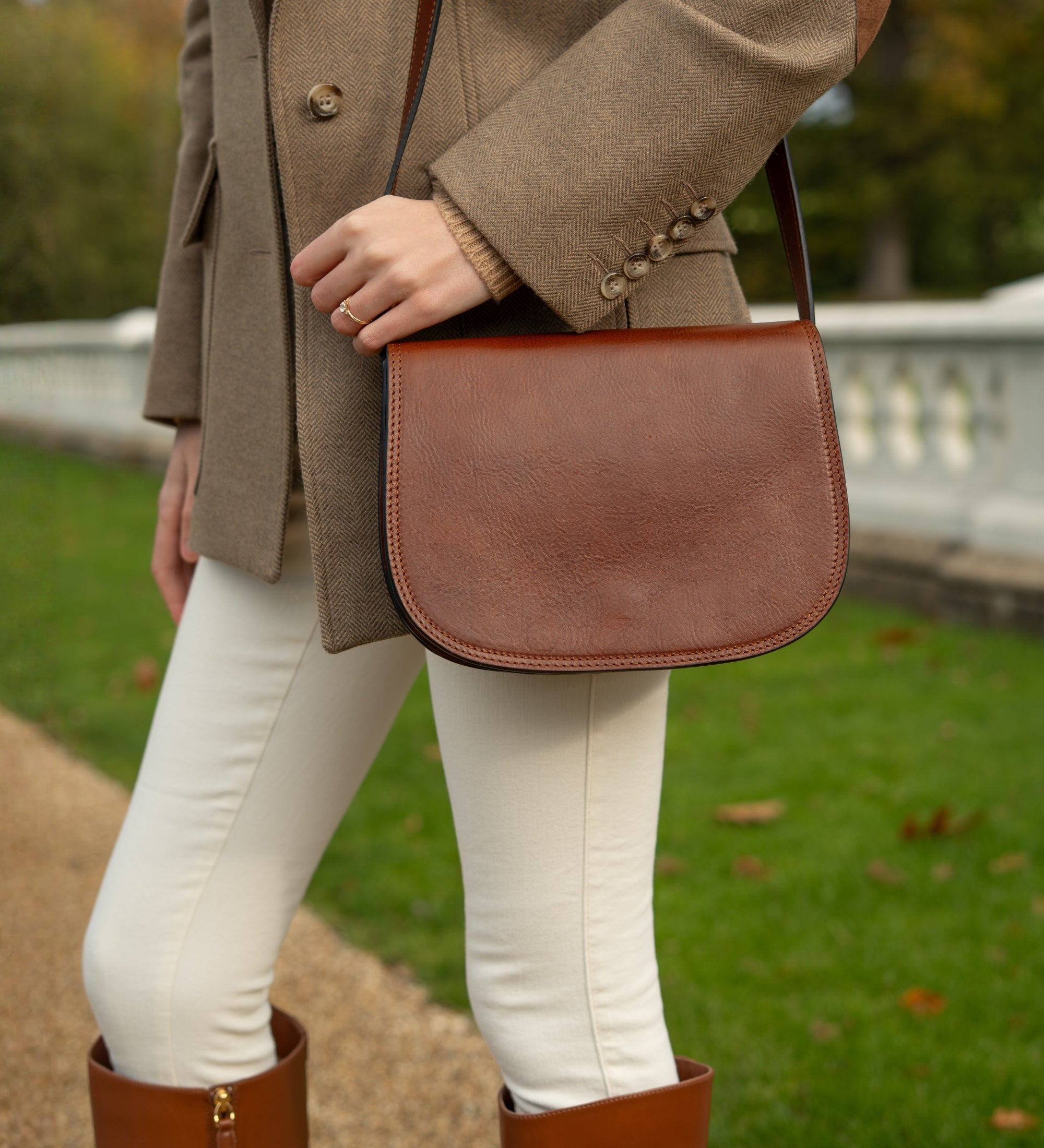 Leather Saddle Bag for Women - Moonfleet