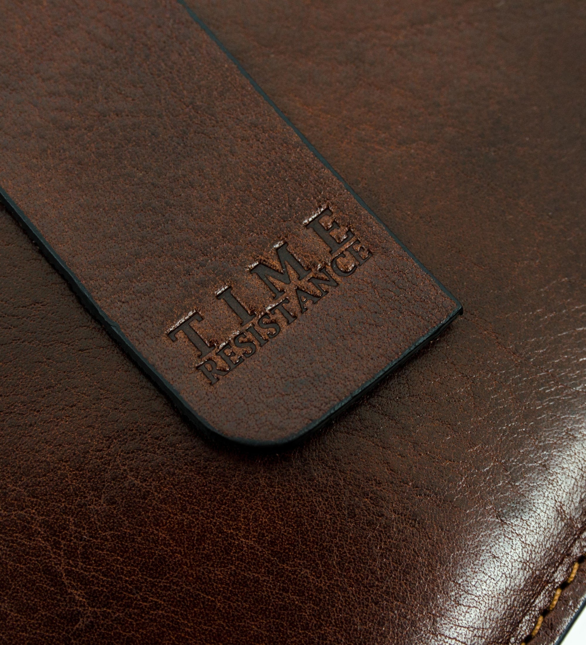 Womens Leather Journal with Refillable A5 Notepad - The Diary of a Nobody