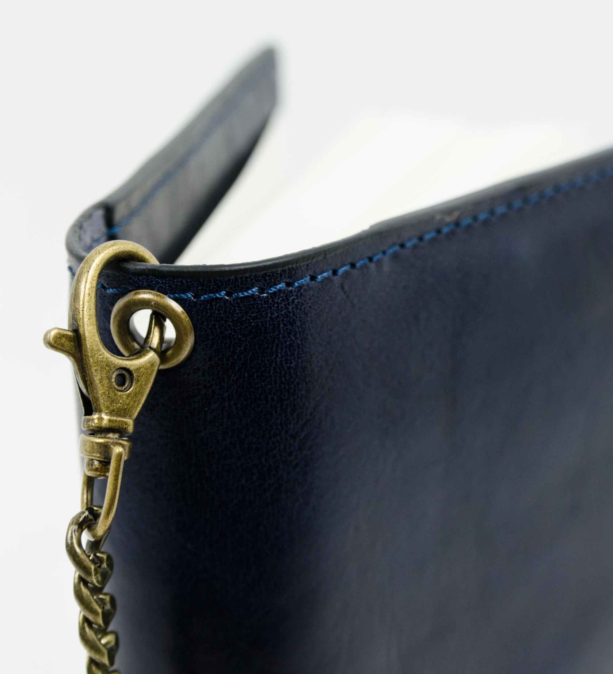 Womens Leather Journal with Refillable A5 Notepad - The Diary of a Nobody