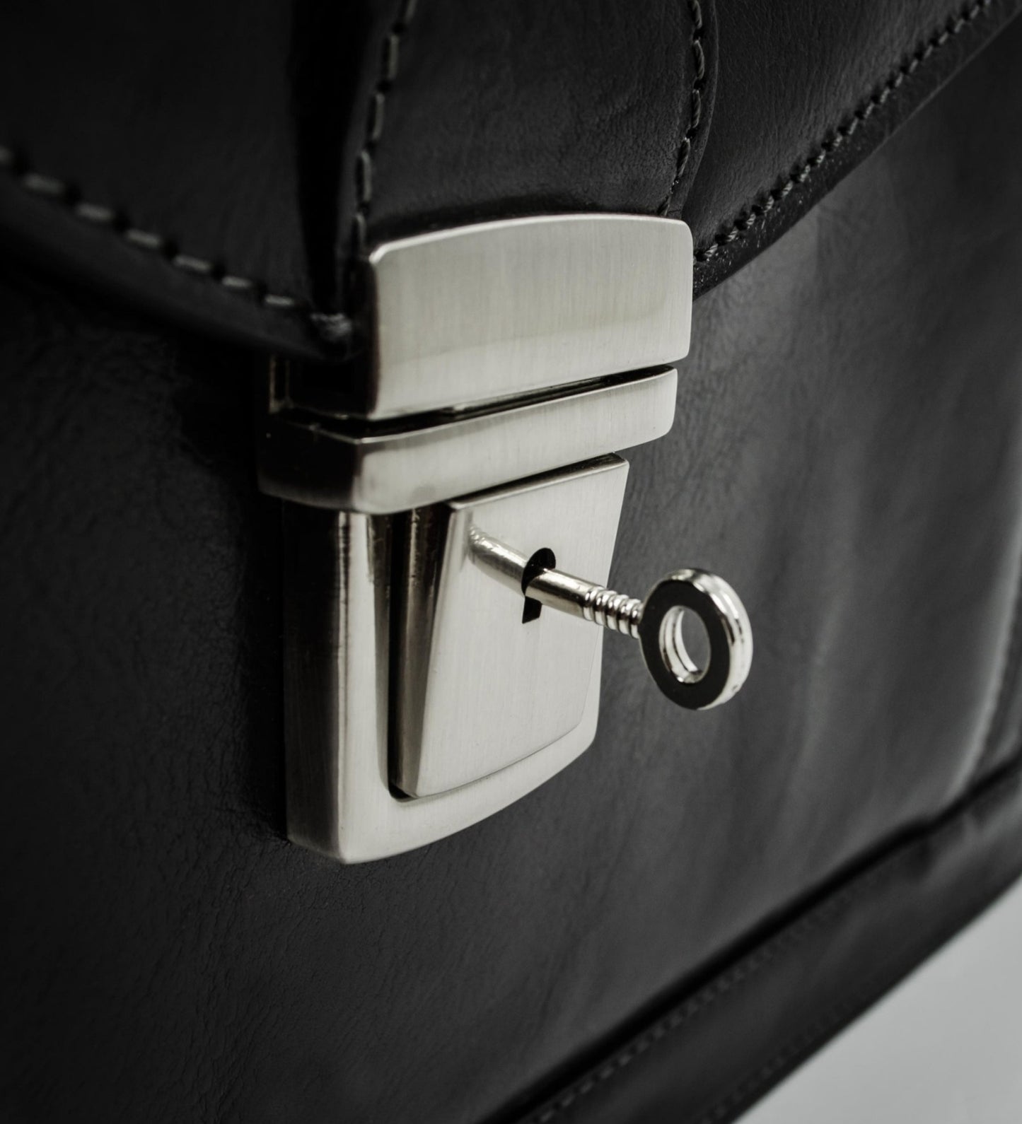 Classic Design Leather Briefcase - The Magus