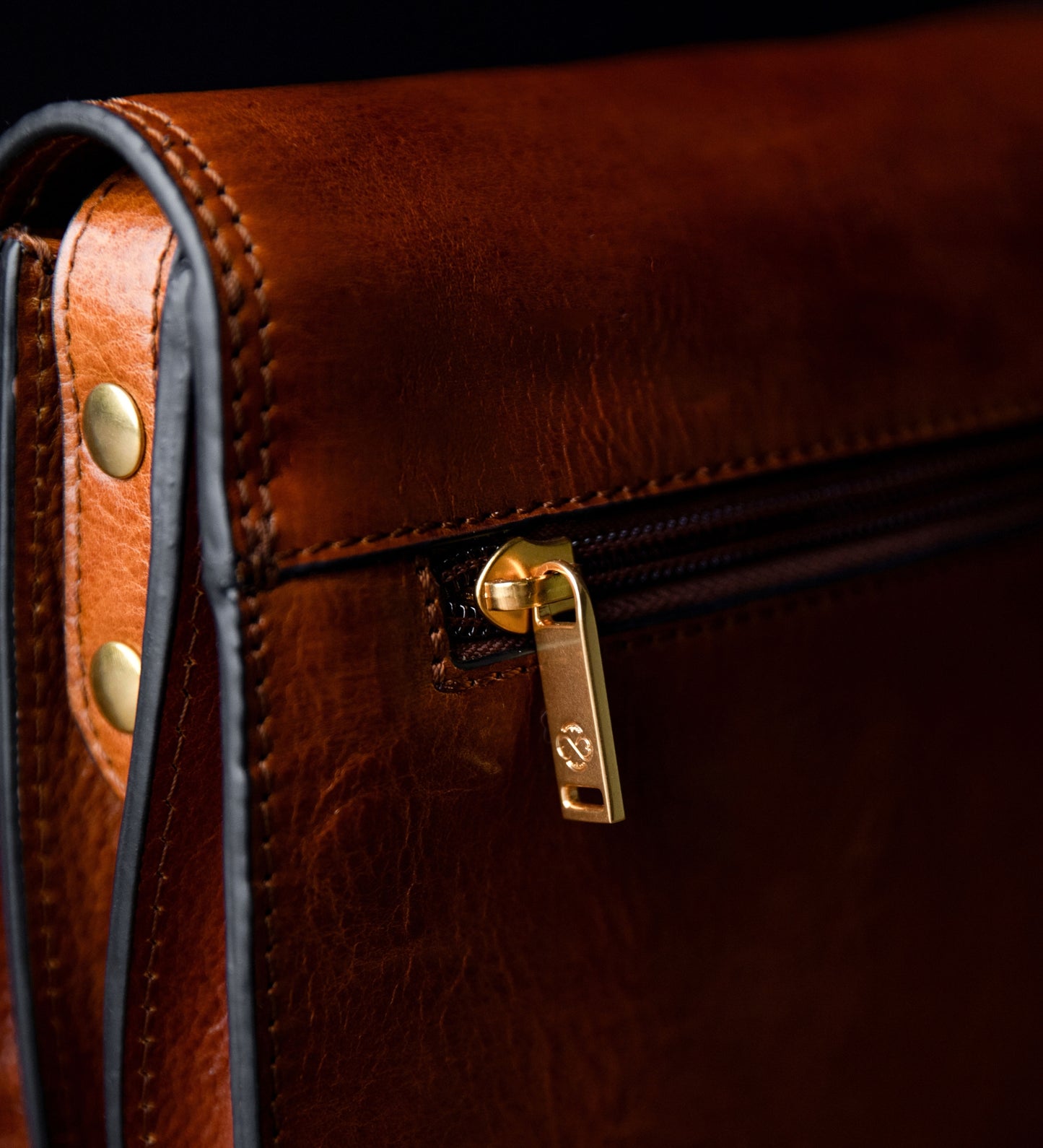 Leather Saddle Bag for Women - Moonfleet